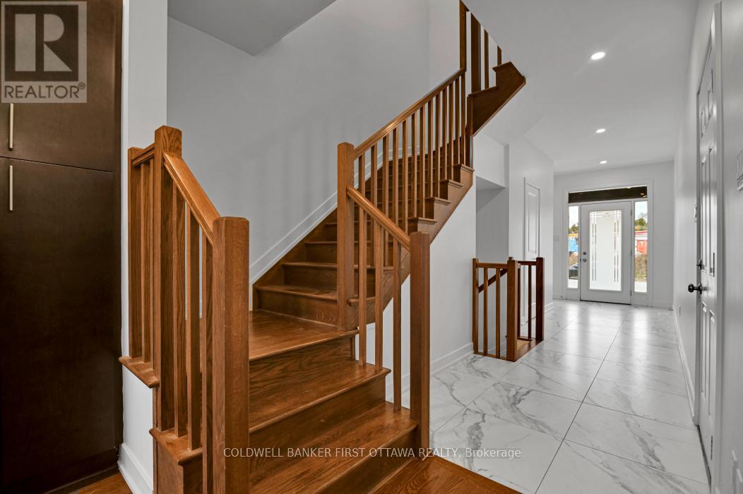 2305 Goldhawk Drive, Ottawa, ON - Indoor Photo Showing Other Room