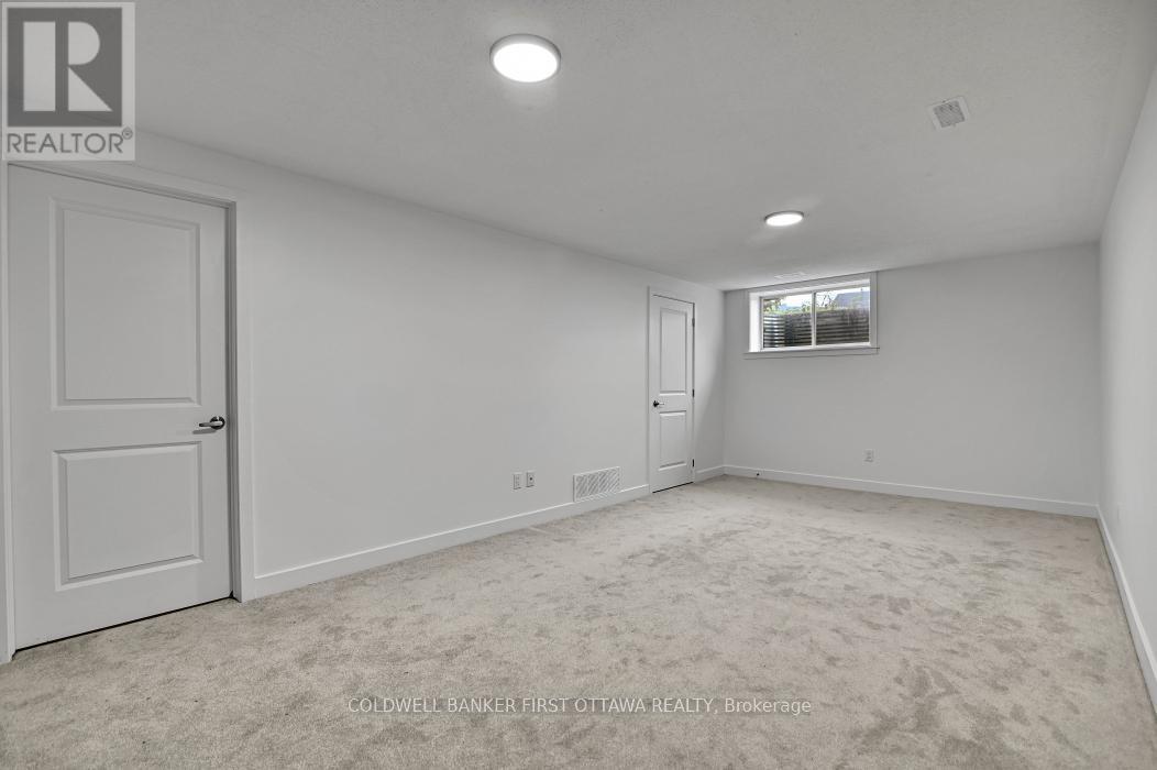 2305 Goldhawk Drive, Ottawa, ON - Indoor Photo Showing Other Room