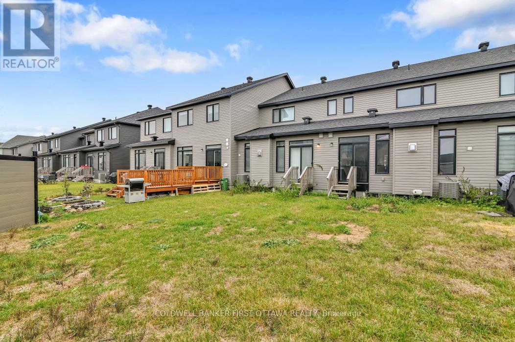 2305 Goldhawk Drive, Ottawa, ON - Outdoor