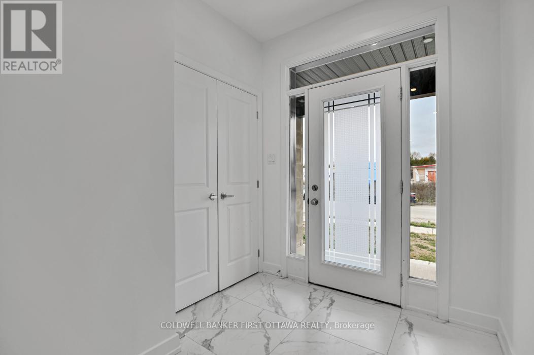 2305 Goldhawk Drive, Ottawa, ON - Indoor Photo Showing Other Room