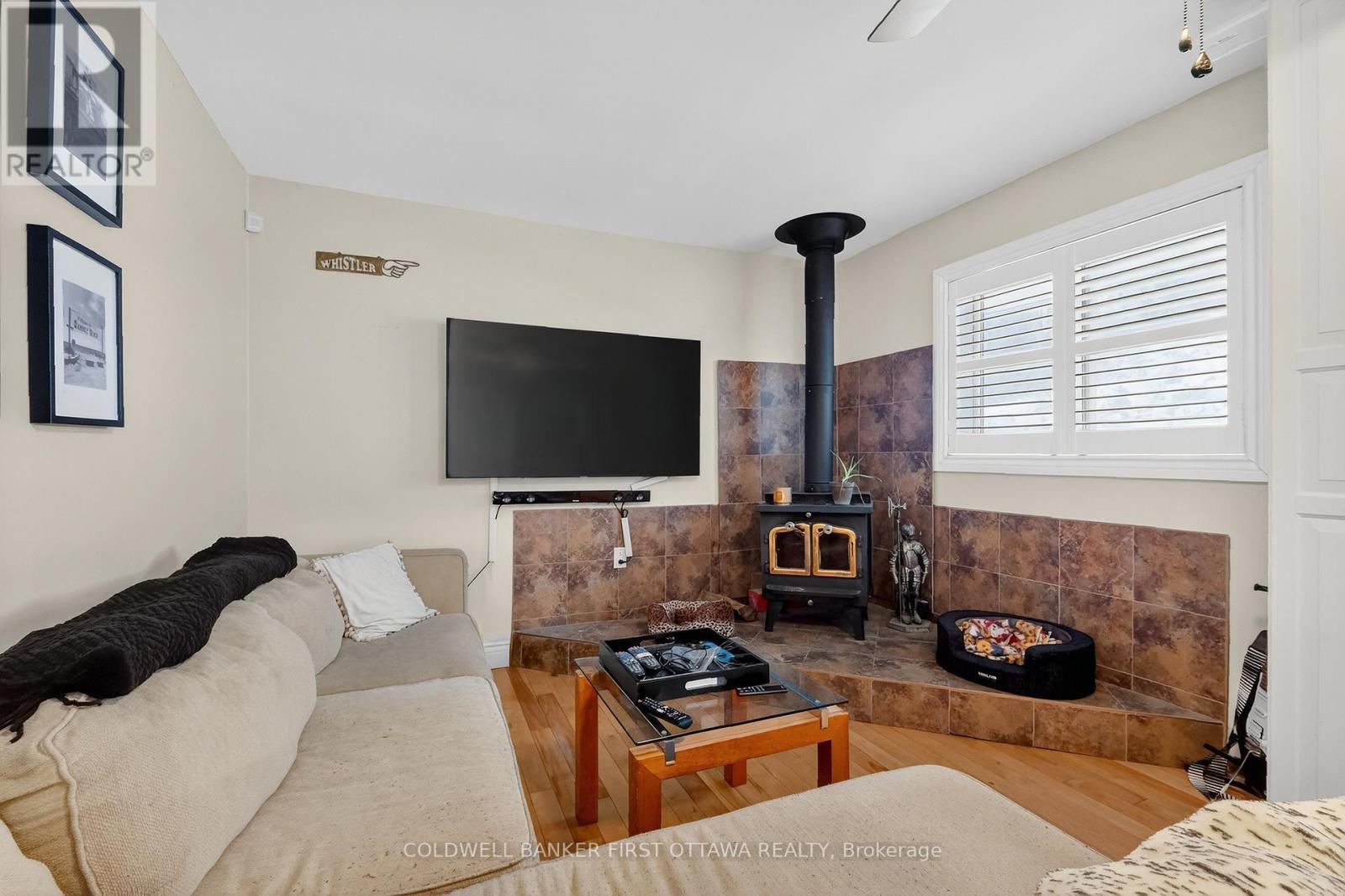 1110 Dunning Road, Ottawa, ON - Indoor With Fireplace