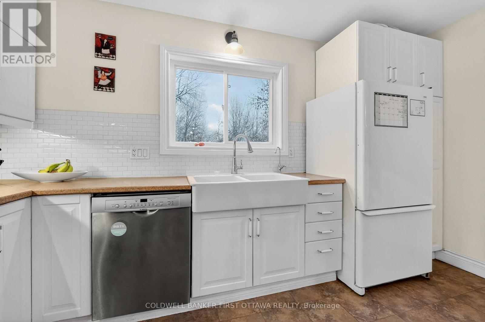 1110 Dunning Road, Ottawa, ON - Indoor