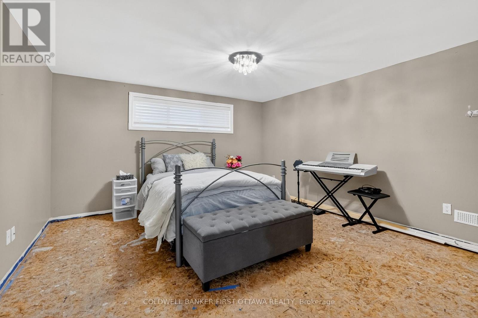 Basement Bedroom - 1110 Dunning Road, Ottawa, ON - Indoor Photo Showing Bedroom