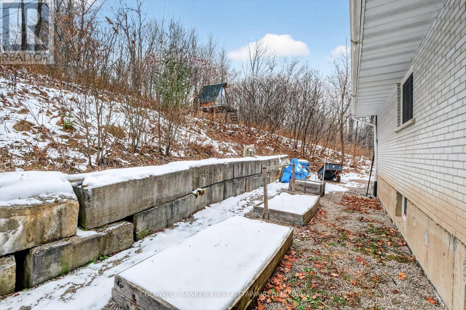 1110 Dunning Road, Ottawa, ON - Outdoor