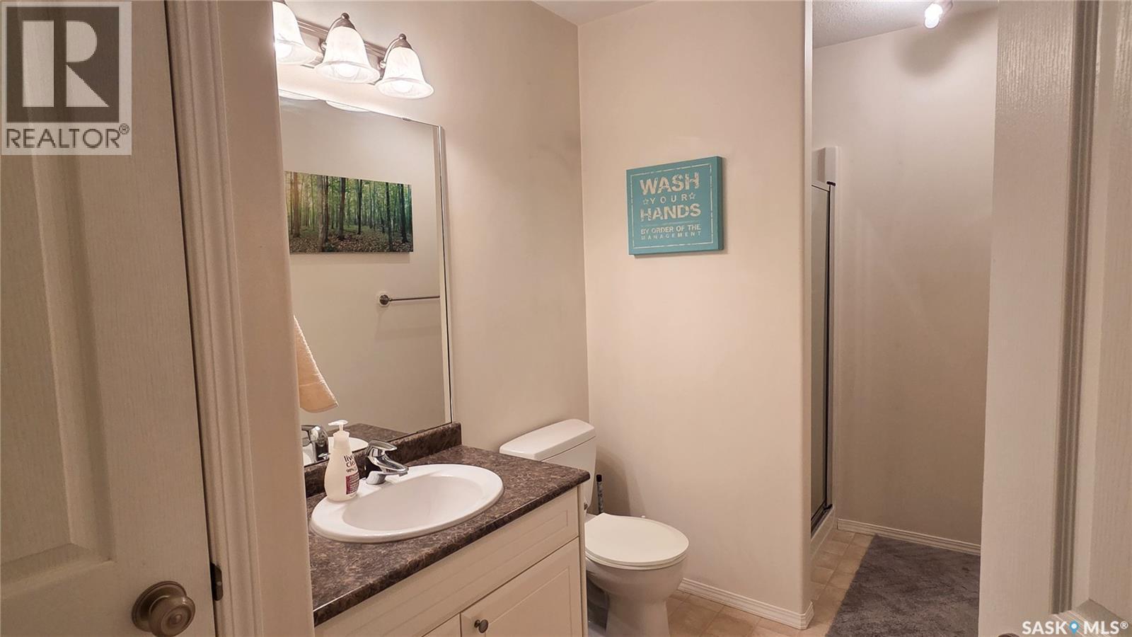 815 Lynd Crescent, Saskatoon, SK - Indoor Photo Showing Bathroom