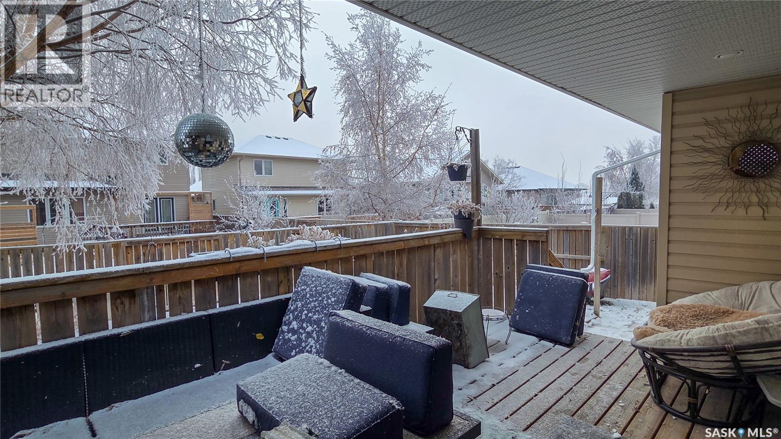 815 Lynd Crescent, Saskatoon, SK - Outdoor With Deck Patio Veranda With Exterior