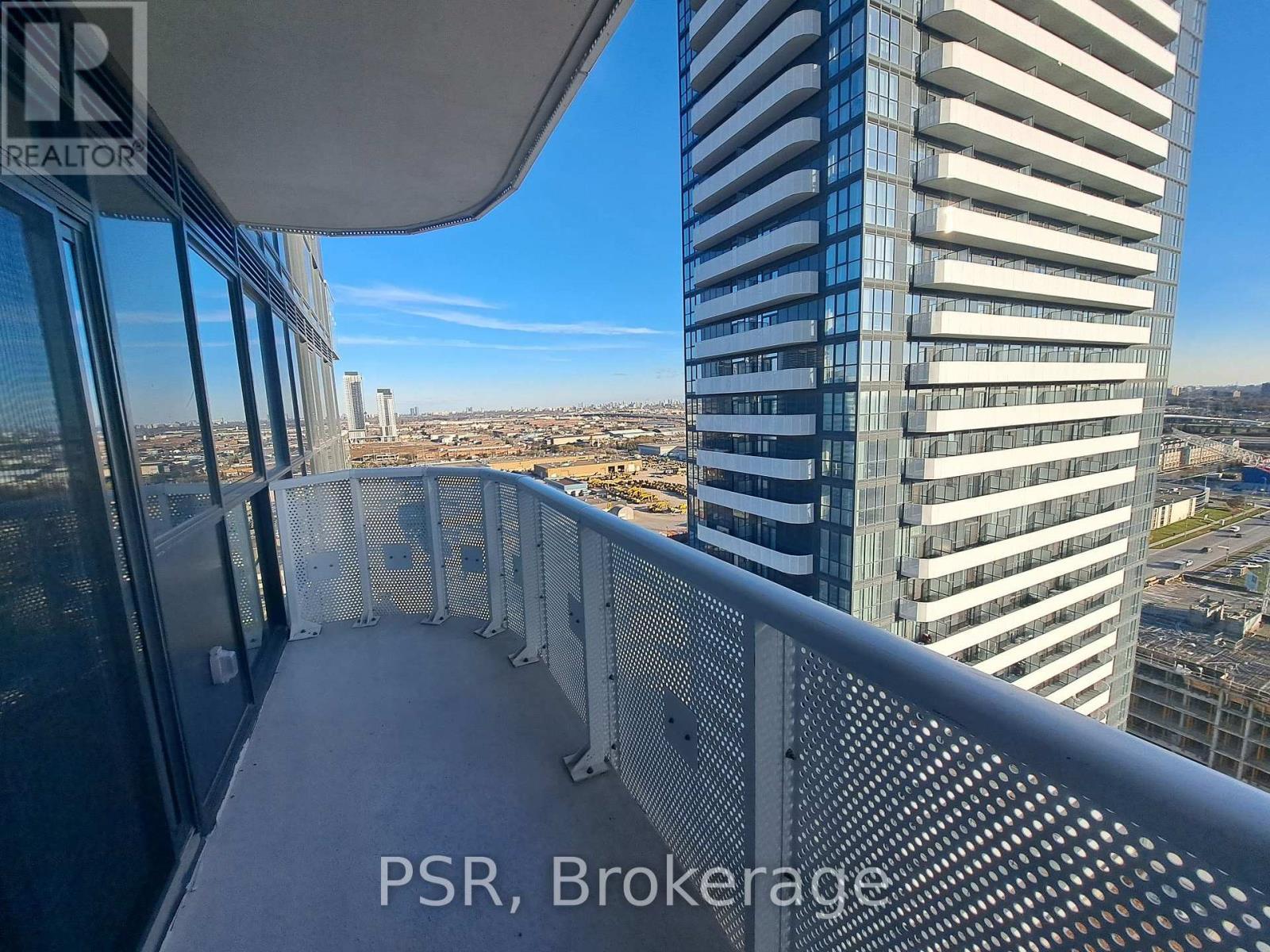 2510 - 8 Interchange Way S, Vaughan, ON - Outdoor With Balcony