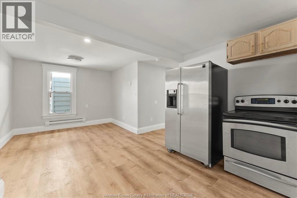 235-237 Crawford Unit# Upper, Windsor, ON - Indoor Photo Showing Kitchen