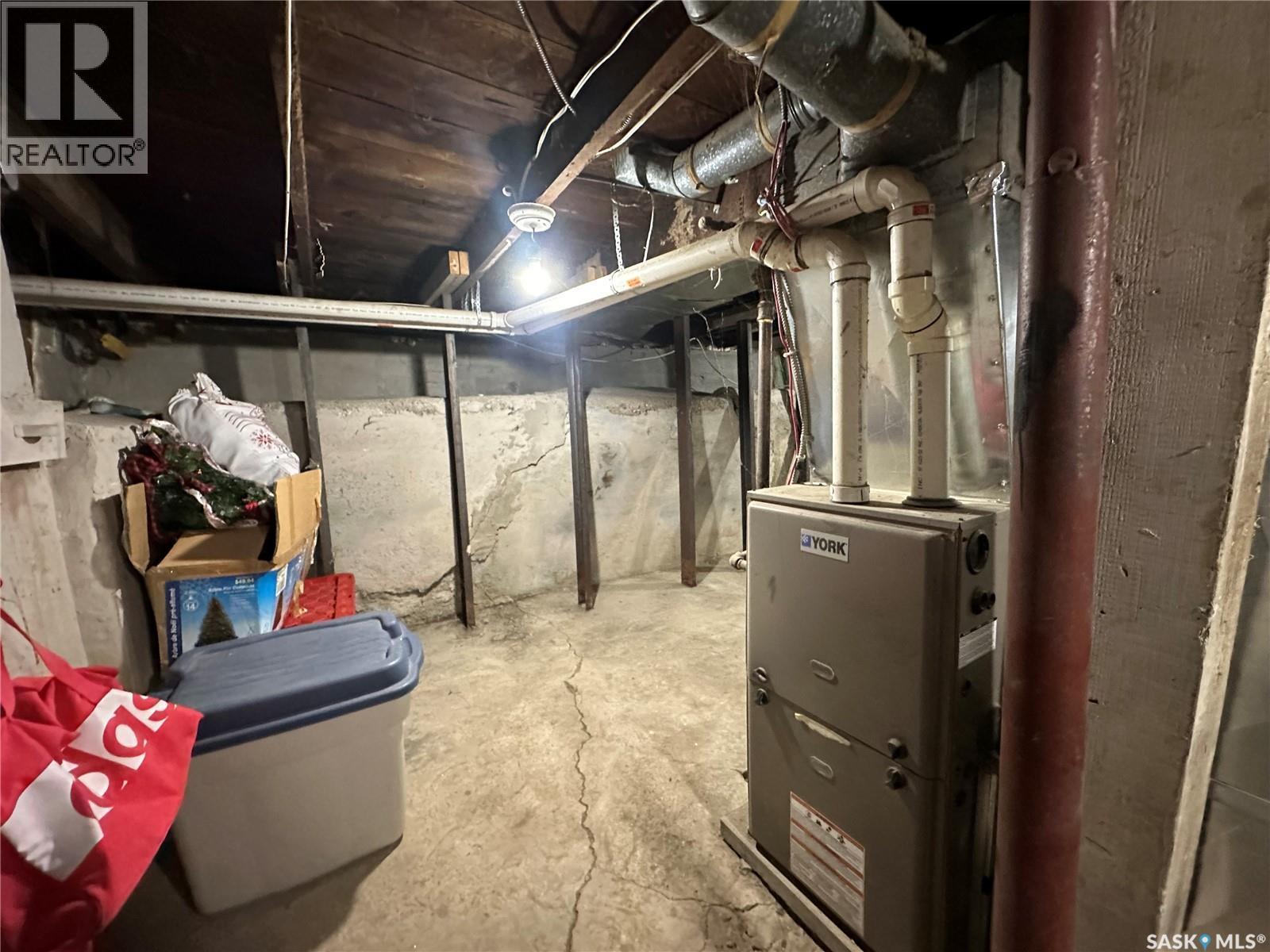 761 Athol Street, Regina, SK - Indoor Photo Showing Basement