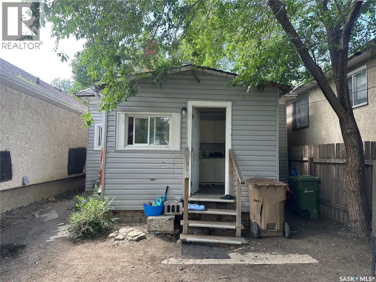 761 Athol Street, Regina, SK - Outdoor With Exterior