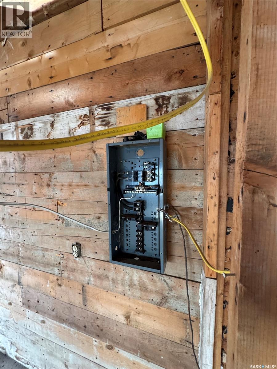 107 Main Street, Alvena, SK - Indoor Photo Showing Other Room