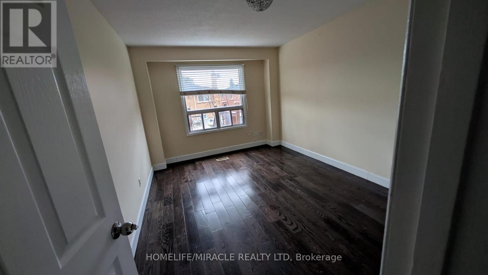 378 Hansen Road, Brampton, ON - Indoor Photo Showing Other Room