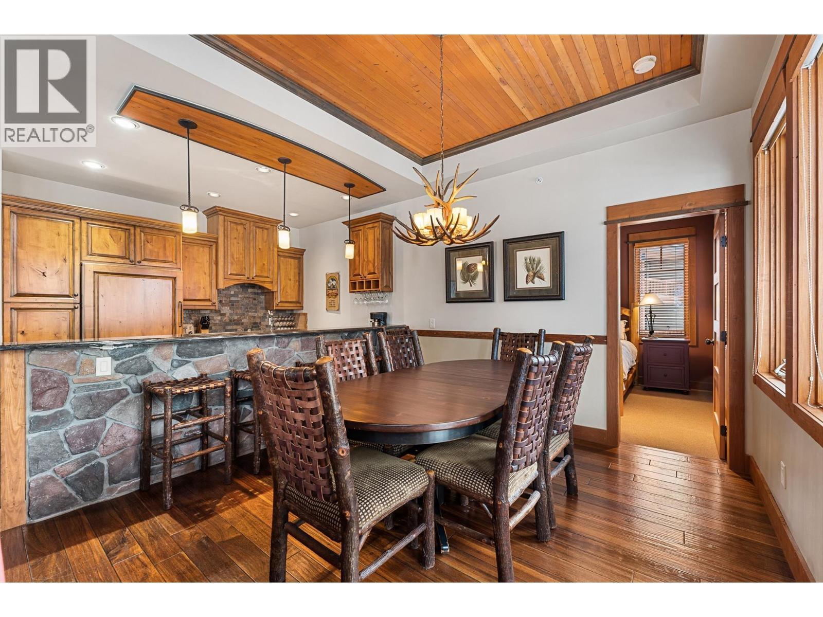 255 Feathertop Way Unit# 14, Big White, BC - Indoor Photo Showing Dining Room