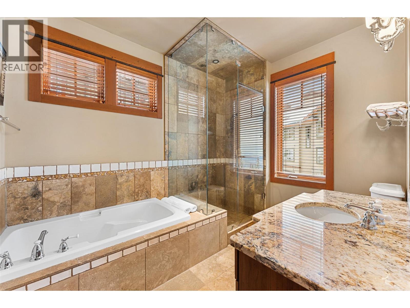 255 Feathertop Way Unit# 14, Big White, BC - Indoor Photo Showing Bathroom