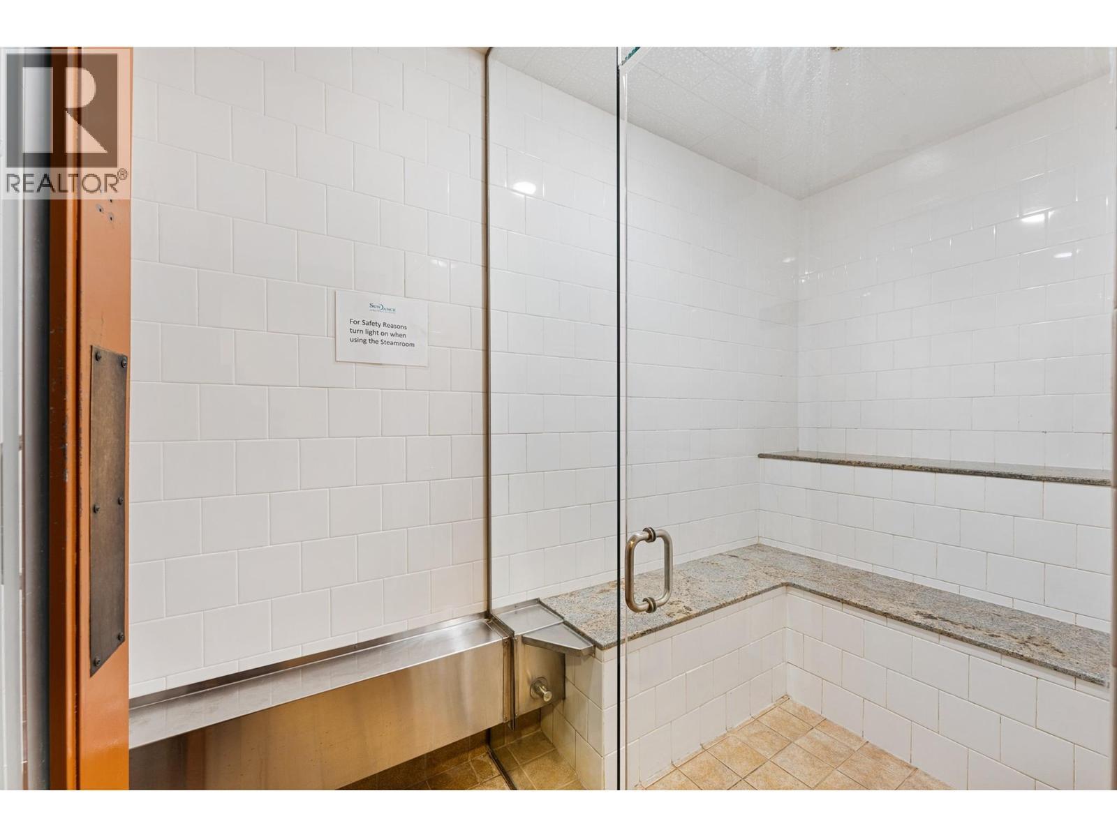 255 Feathertop Way Unit# 14, Big White, BC - Indoor Photo Showing Bathroom