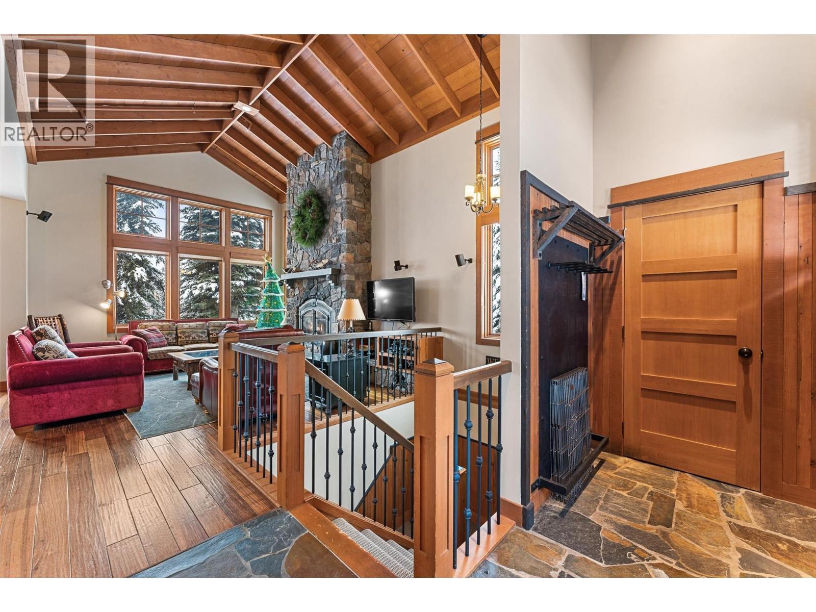 255 Feathertop Way Unit# 14, Big White, BC - Indoor Photo Showing Other Room