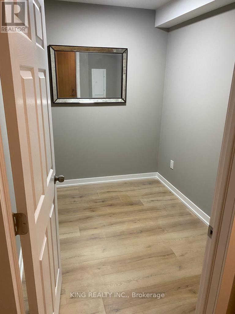 M01 - 1195 The Queensway Street, Toronto, ON - Indoor Photo Showing Other Room