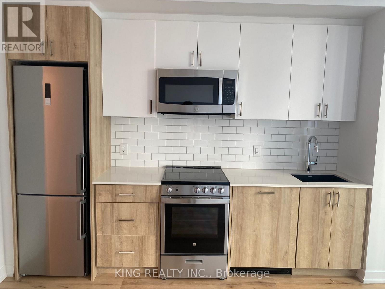 M01 - 1195 The Queensway Street, Toronto, ON - Indoor Photo Showing Kitchen