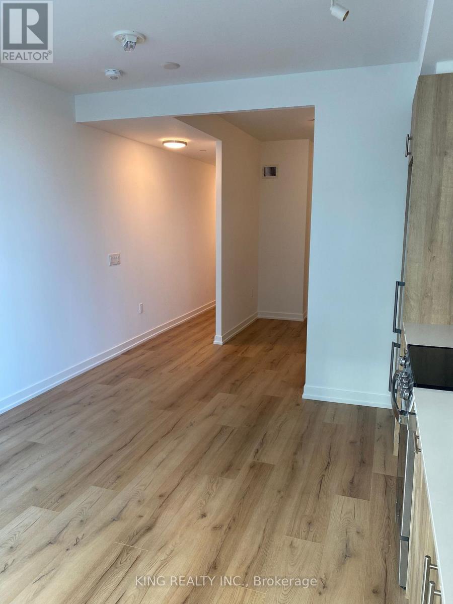 M01 - 1195 The Queensway Street, Toronto, ON - Indoor Photo Showing Other Room