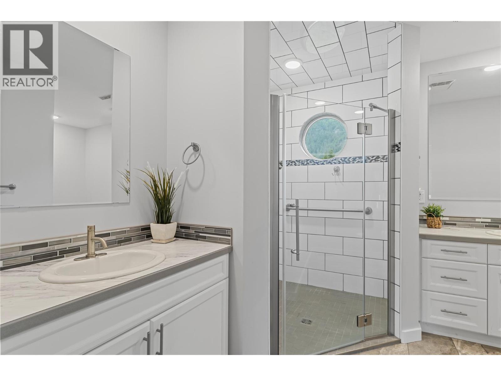 421 Hillier Road, Sicamous, BC