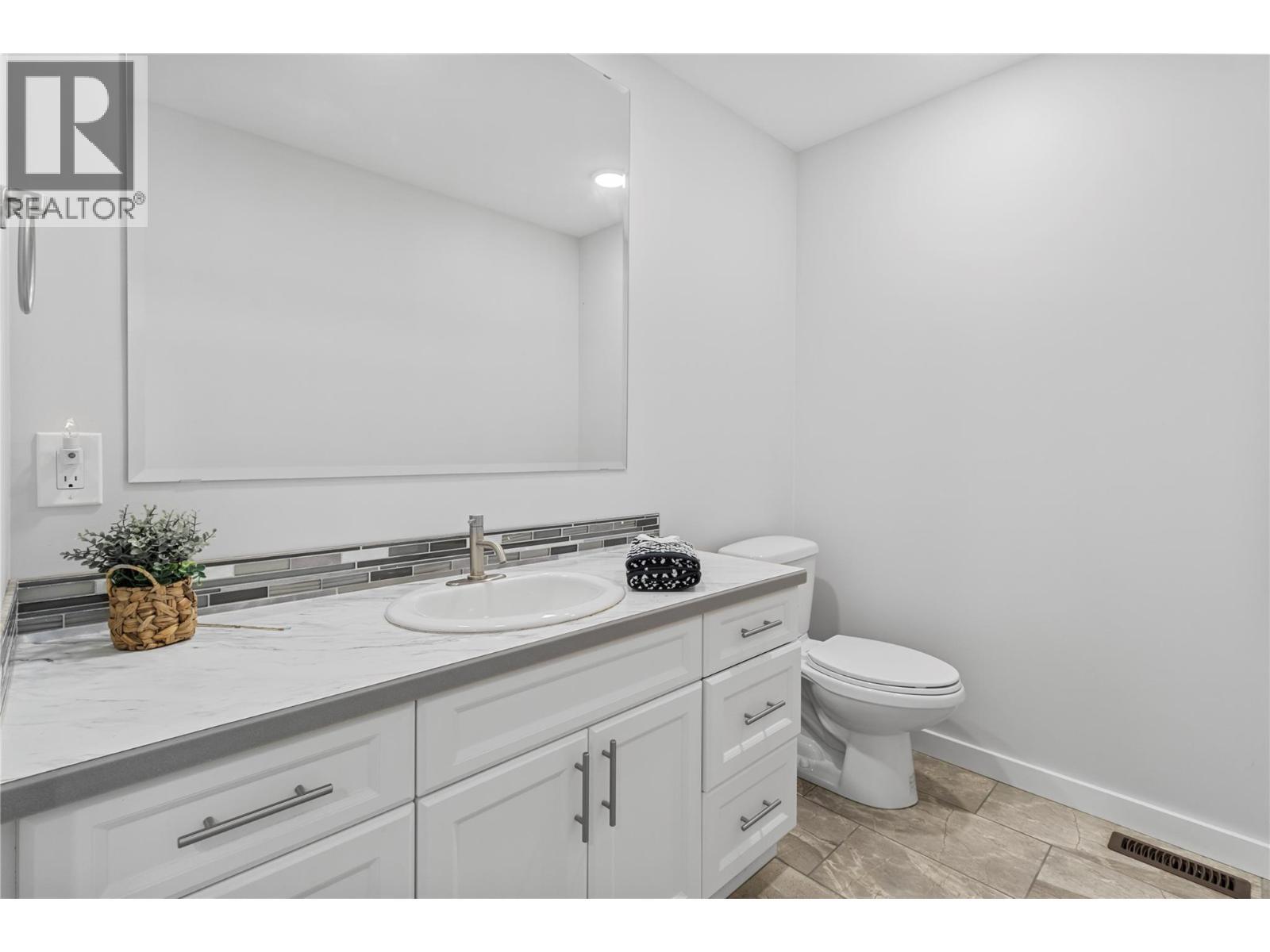 421 Hillier Road, Sicamous, BC