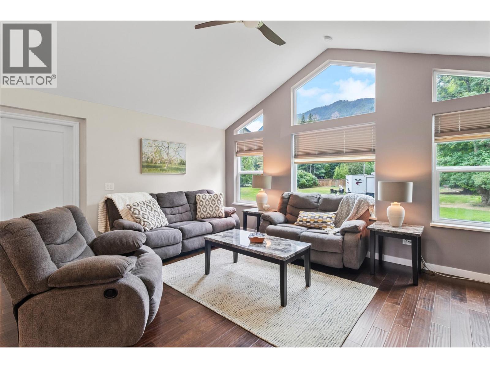 421 Hillier Road, Sicamous, BC