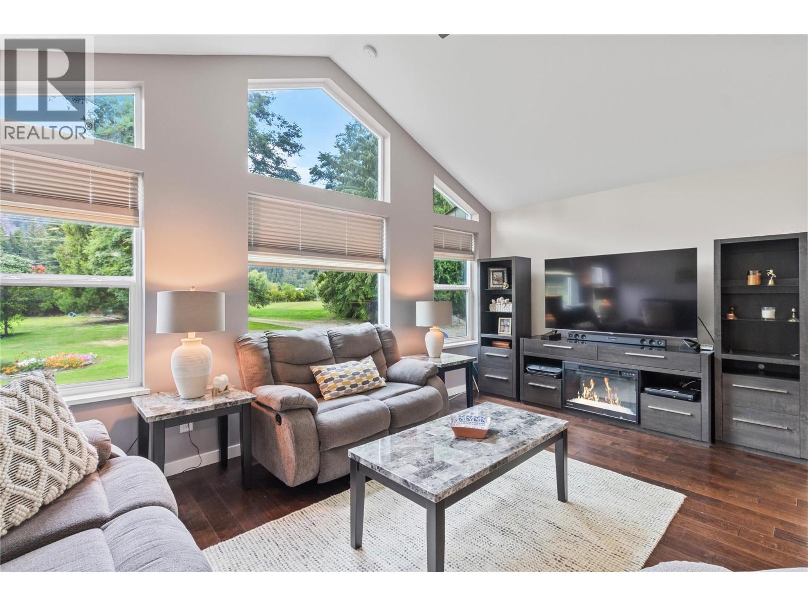 421 Hillier Road, Sicamous, BC