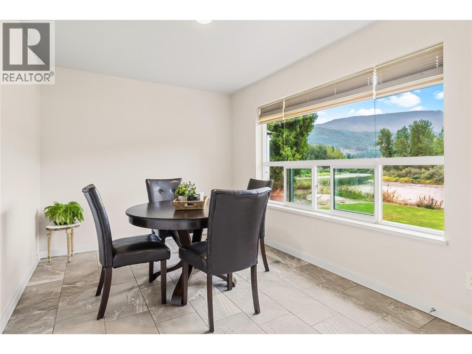 421 Hillier Road, Sicamous, BC