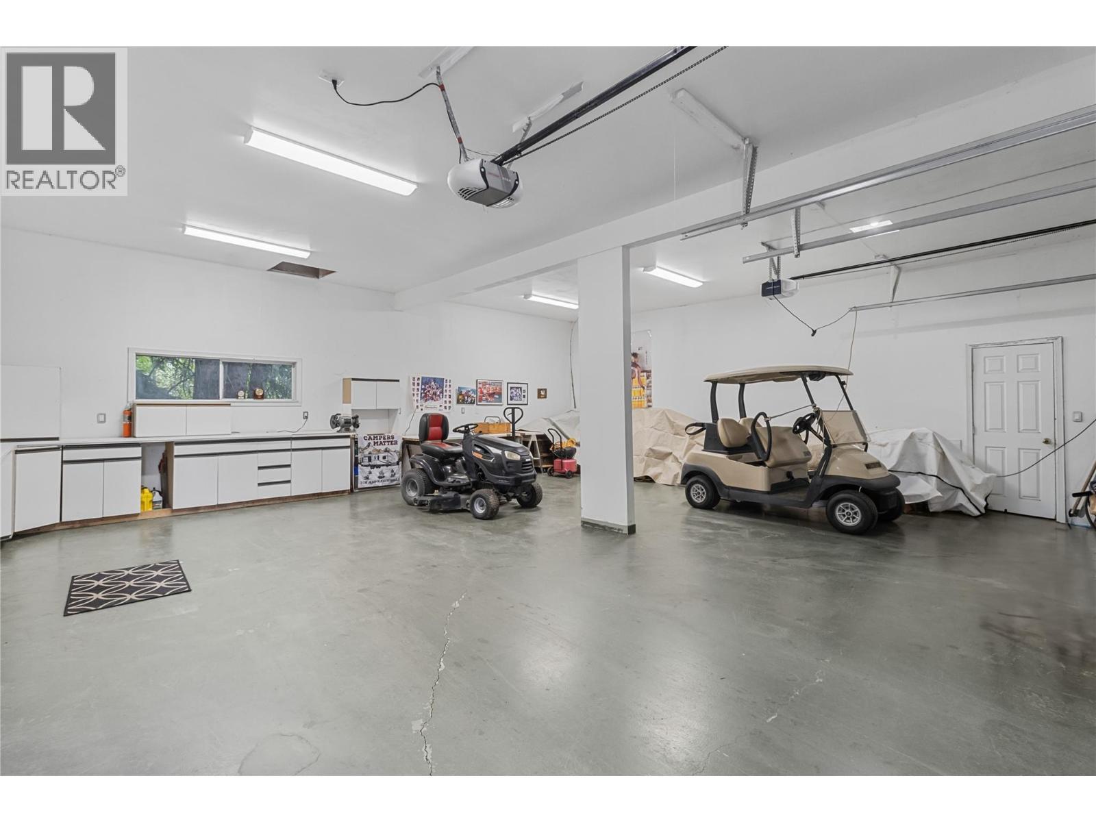 421 Hillier Road, Sicamous, BC