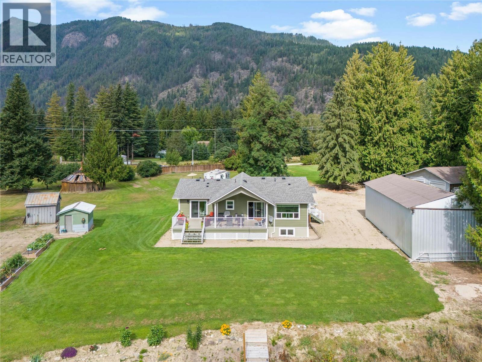 421 Hillier Road, Sicamous, BC