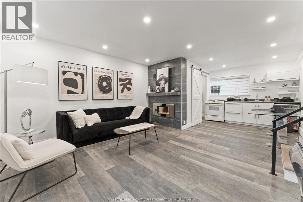 432 Cabana Road Unit# Unit 2 (Left Unit), Windsor, ON - Indoor Photo Showing Living Room