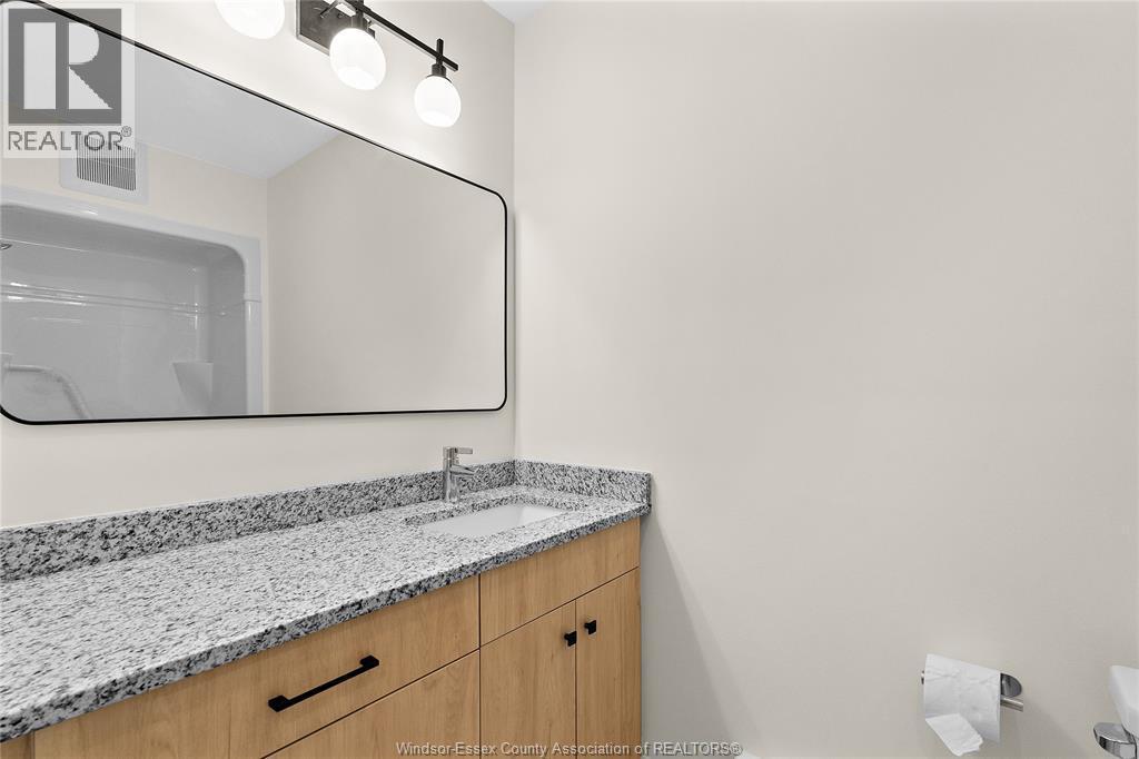 849 Ford Boulevard Unit# Lower, Windsor, ON - Indoor Photo Showing Bathroom
