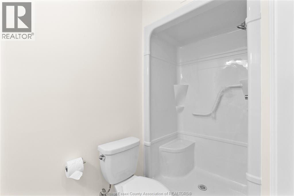849 Ford Boulevard Unit# Lower, Windsor, ON - Indoor Photo Showing Bathroom