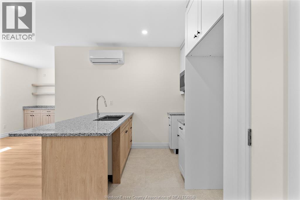 849 Ford Boulevard Unit# Lower, Windsor, ON - Indoor Photo Showing Kitchen With Double Sink