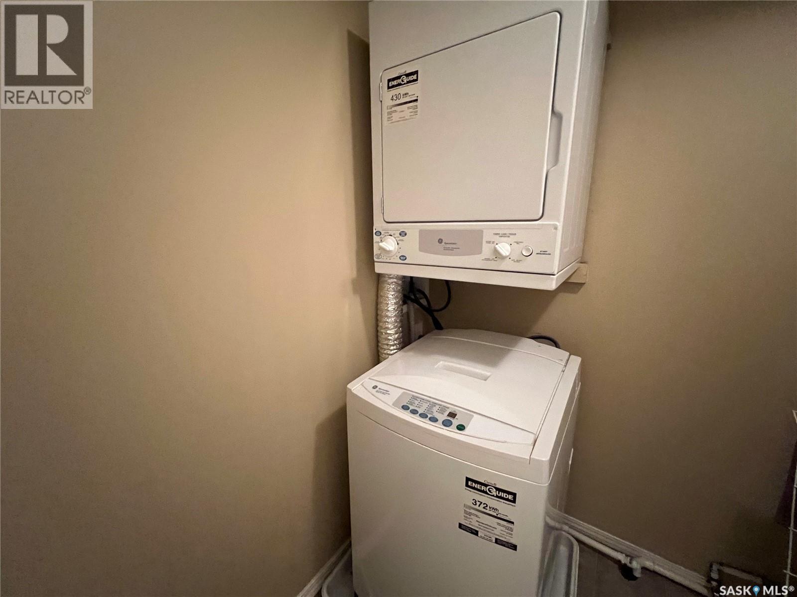 304 700 Battleford Trail, Swift Current, SK - Indoor Photo Showing Laundry Room
