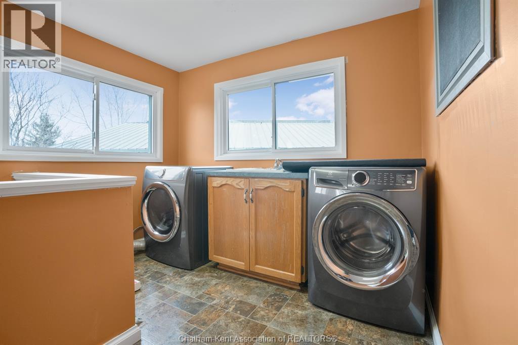 12180 Ridge Line, Ridgetown, ON - Indoor Photo Showing Laundry Room