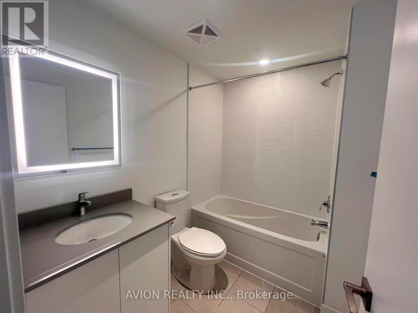 38 - 30 Calamint Lane, Toronto, ON - Indoor Photo Showing Bathroom