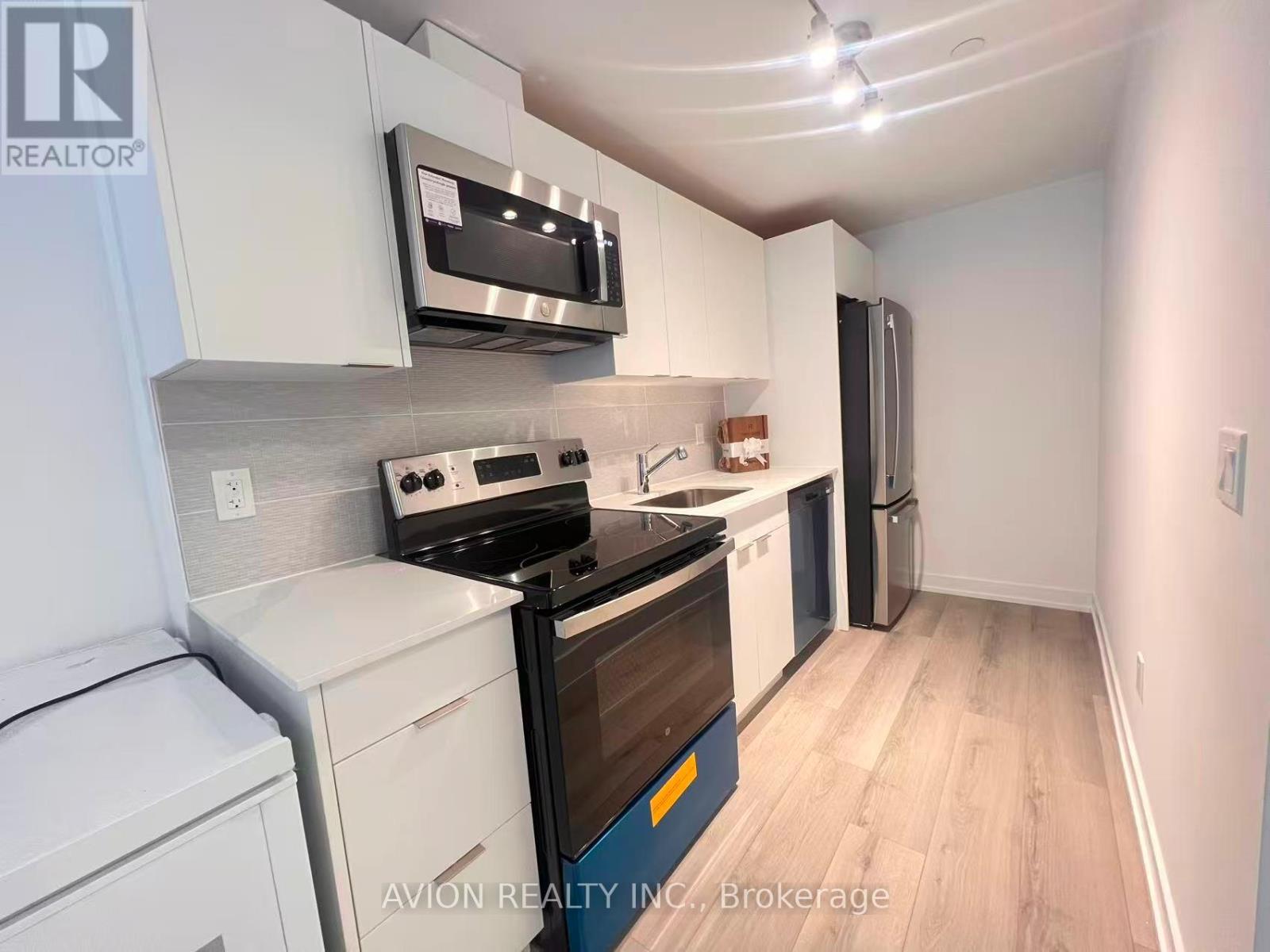 38 - 30 Calamint Lane, Toronto, ON - Indoor Photo Showing Kitchen
