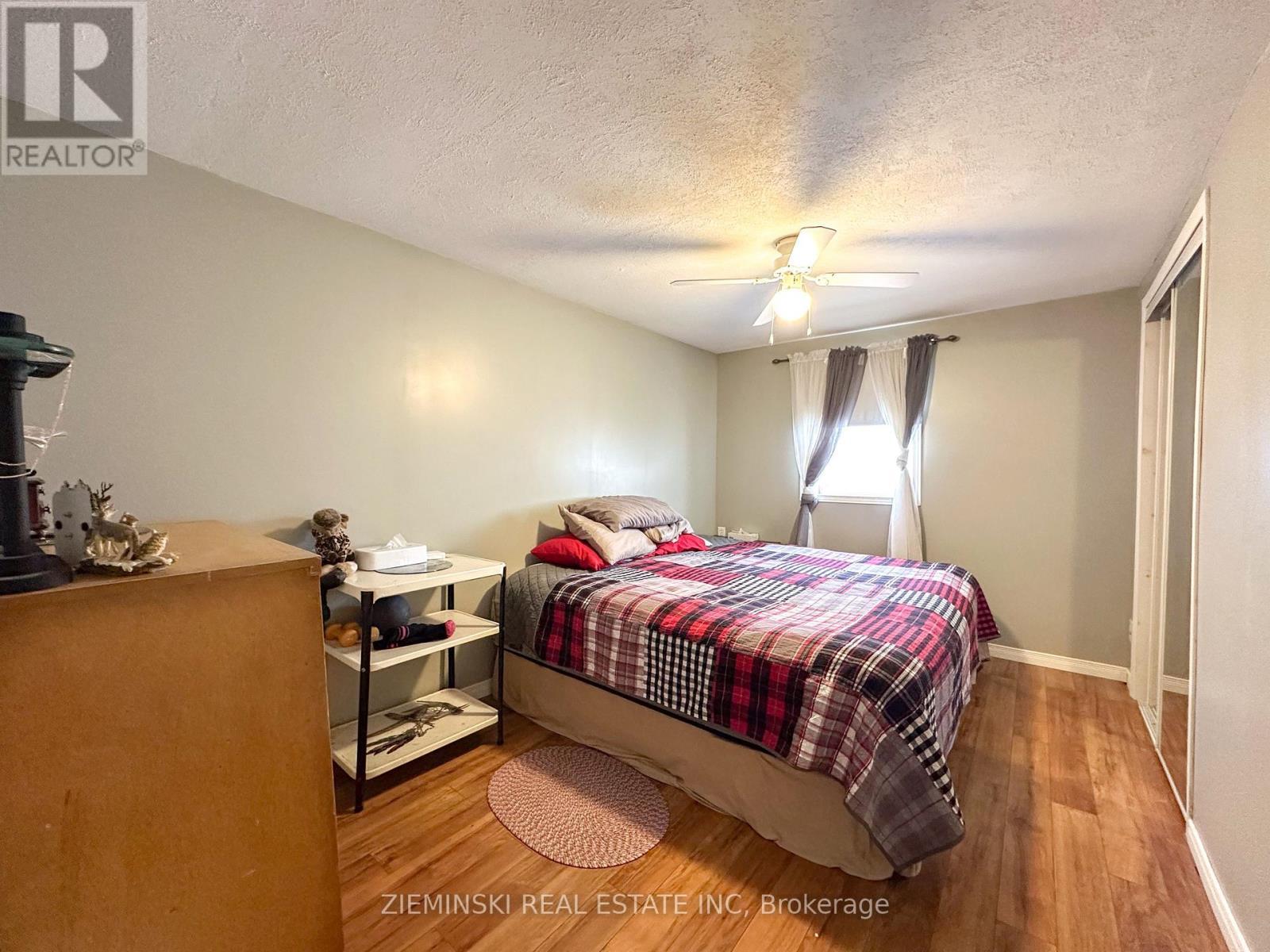 618 Montrock Street, Iroquois Falls, ON - Indoor Photo Showing Bedroom