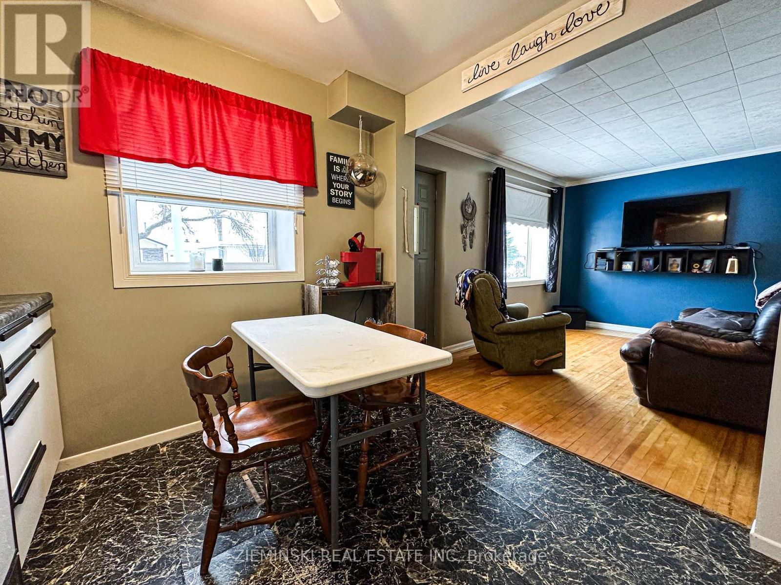 618 Montrock Street, Iroquois Falls, ON - Indoor