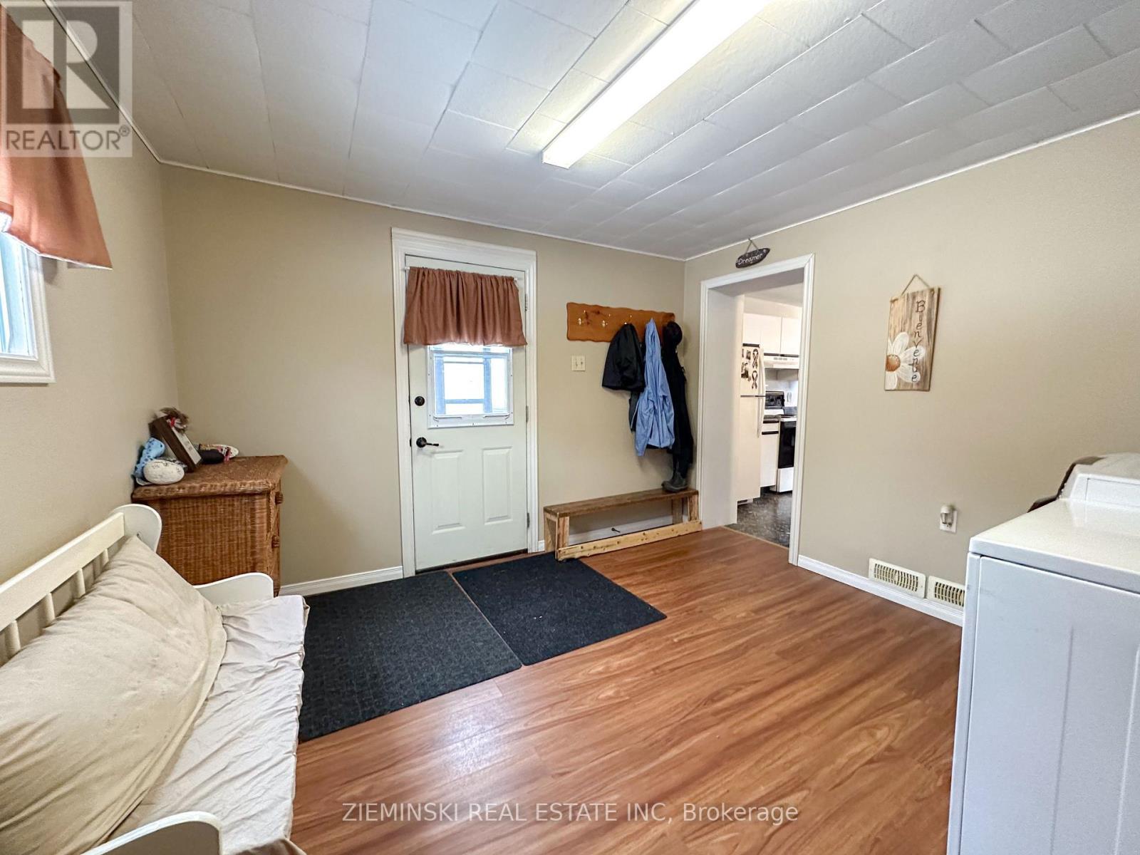 618 Montrock Street, Iroquois Falls, ON - Indoor