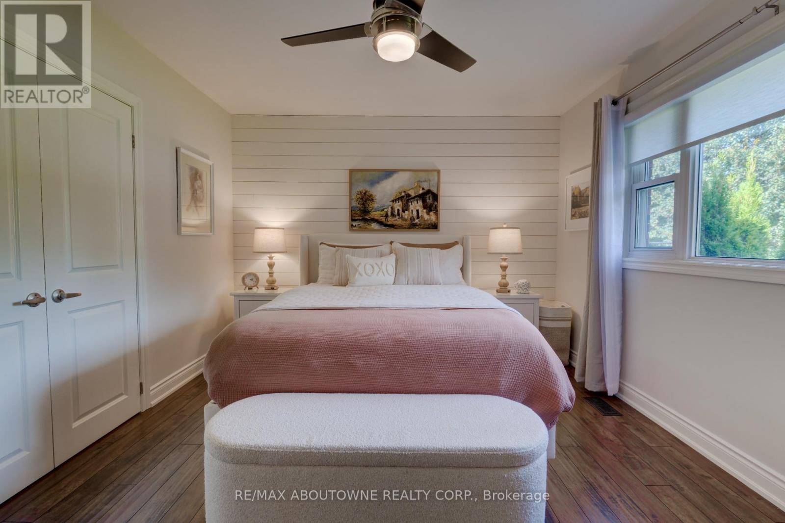 544 Maplehill Drive, Burlington, ON - Indoor Photo Showing Bedroom