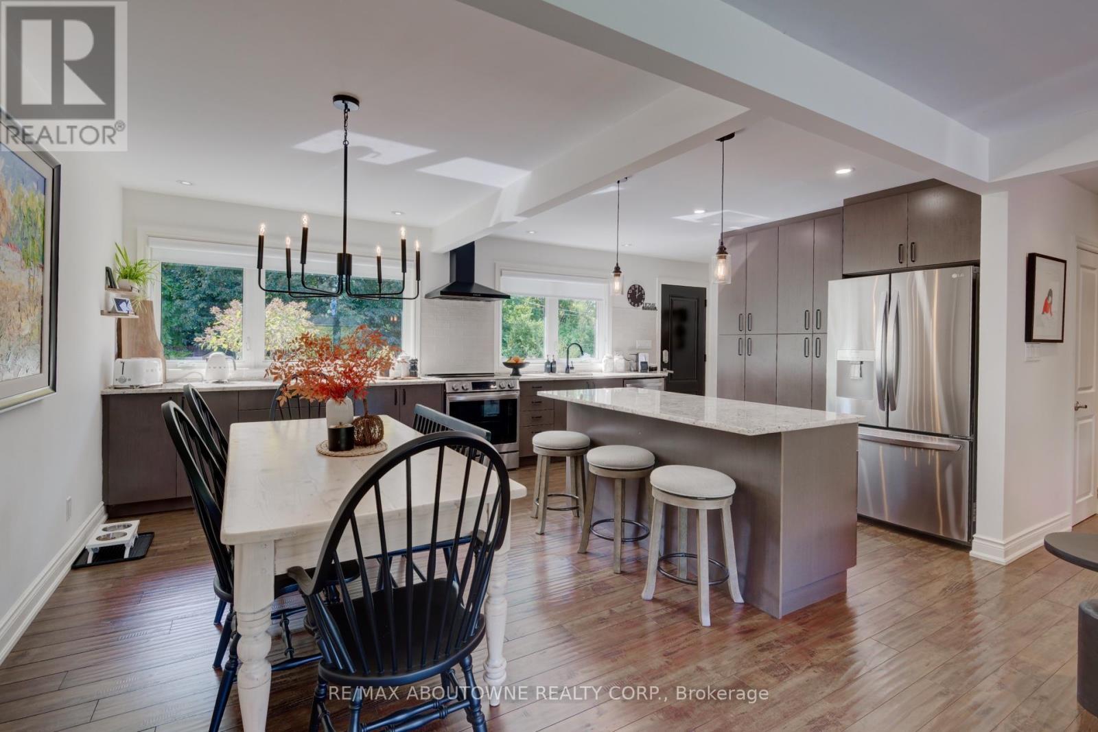 544 Maplehill Drive, Burlington, ON - Indoor Photo Showing Other Room