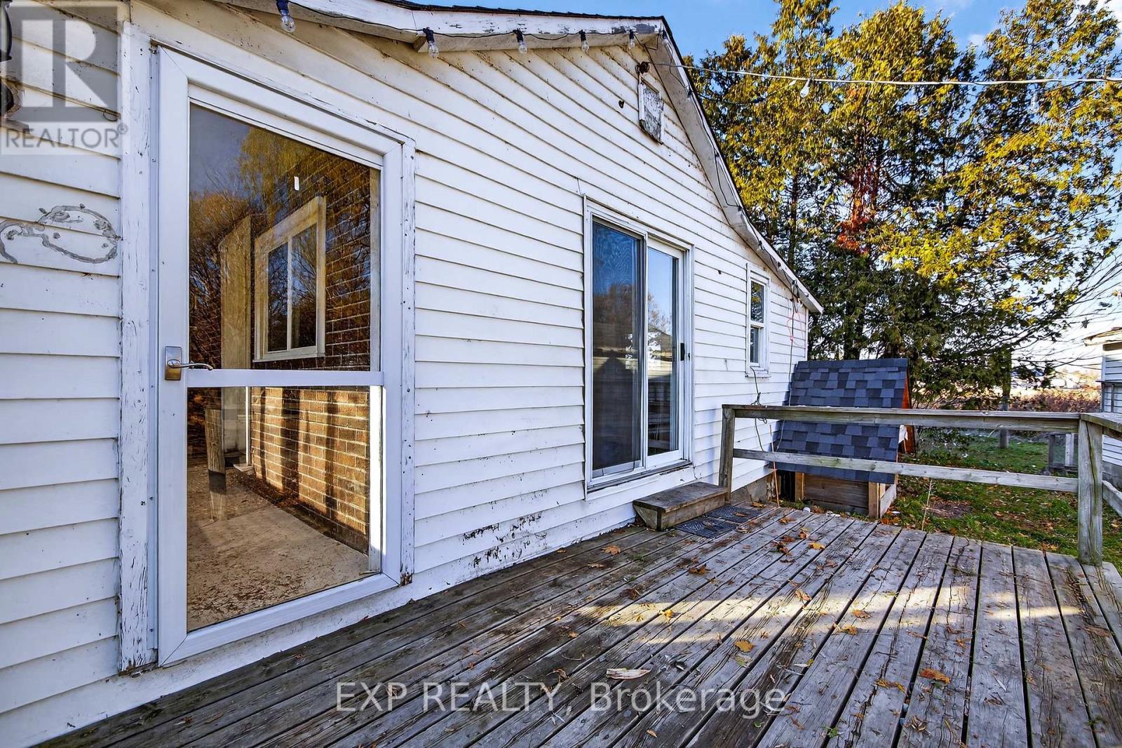 8184 26 Highway, Clearview, ON - Outdoor With Deck Patio Veranda