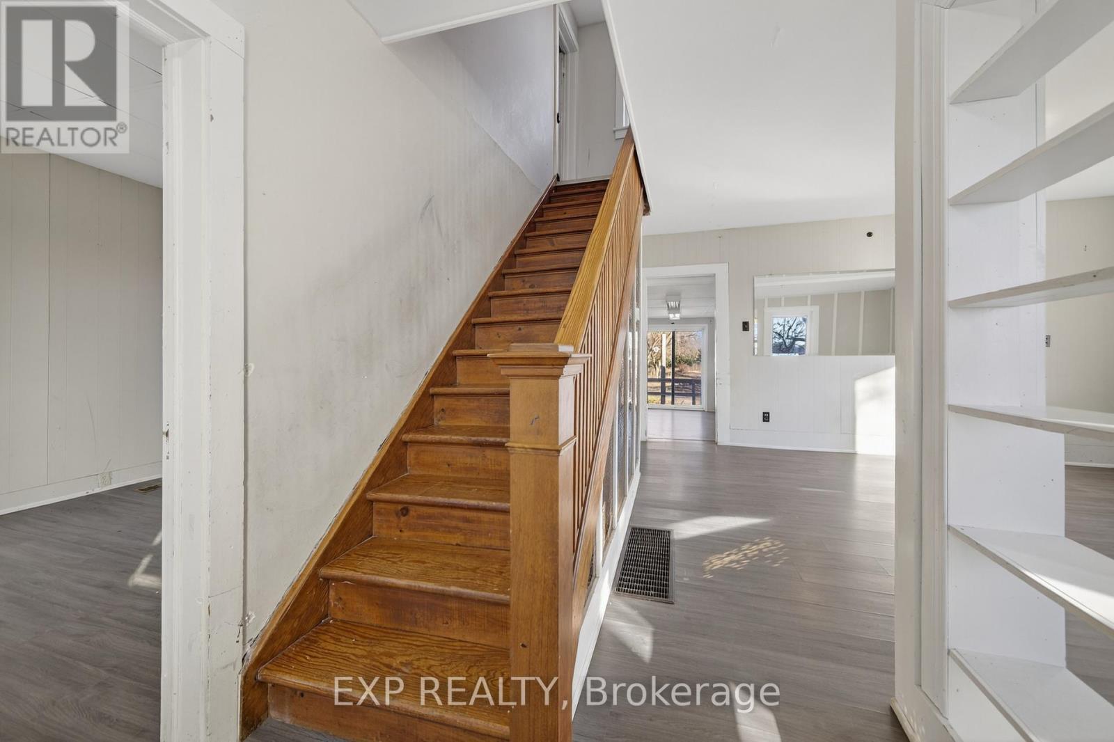 8184 26 Highway, Clearview, ON - Indoor Photo Showing Other Room