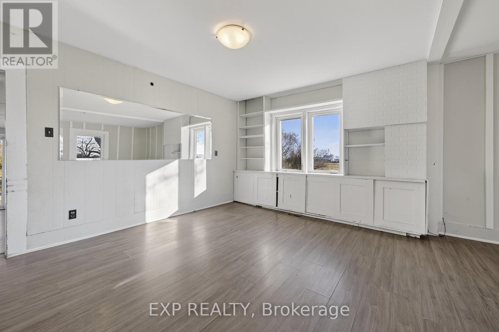 8184 26 Highway, Clearview, ON - Indoor Photo Showing Other Room