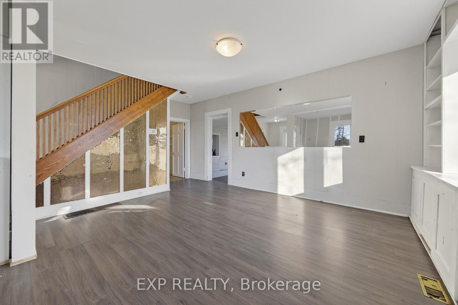 8184 26 Highway, Clearview, ON - Indoor Photo Showing Other Room