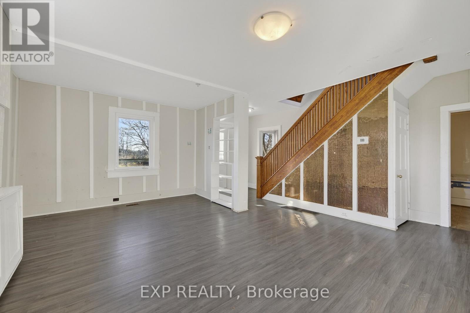 8184 26 Highway, Clearview, ON - Indoor Photo Showing Other Room