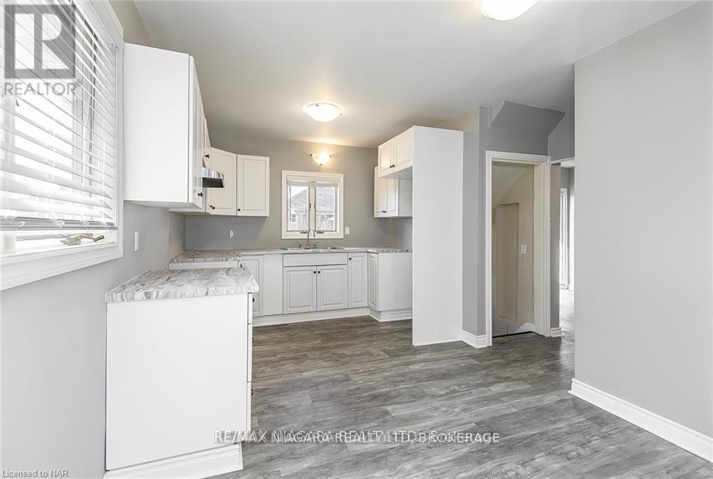 120 Elizabeth Street, Port Colborne (Killaly East), ON - Indoor Photo Showing Kitchen