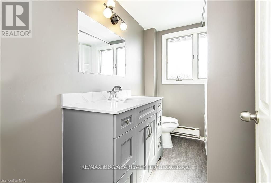 120 Elizabeth Street, Port Colborne (Killaly East), ON - Indoor Photo Showing Bathroom